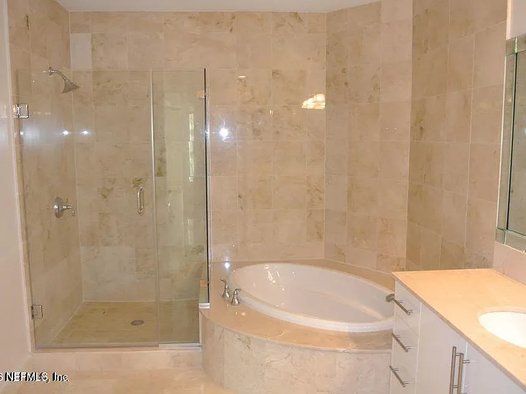 1431 Riverplace Blvd #2503 — Photo 32