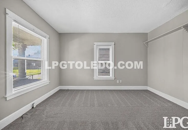 1715 Greenwood Ave — Photo 9