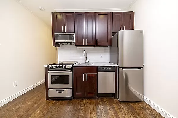 Rented by Avenues Real Estate | media 8