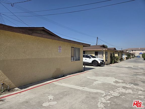 3rd image of 5143 Clara St
