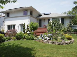 850 Napoleon St, Woodmere, NY 11598
