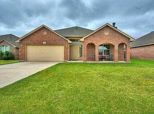 2409 Beaver Bend Ln, Yukon, OK 73099