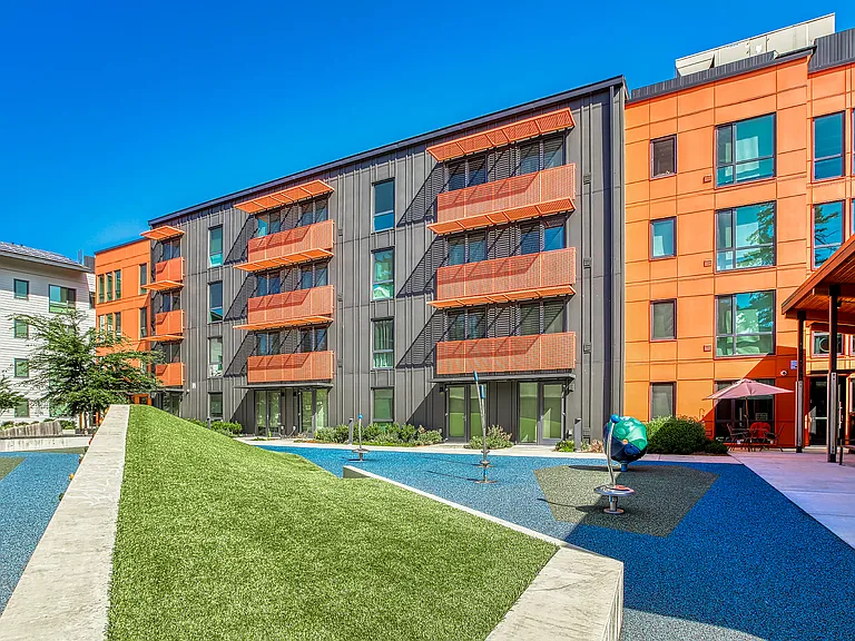 Wynne Watts Commons — Photo 17