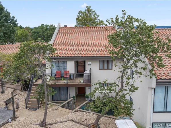 35 Casa Blanca Ct Unit 2A, Lake Ozark, MO 65049