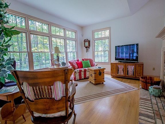2nd image of 2670 High Hampton Trl