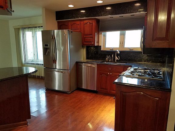 2nd image of 1639 Sheffield Dr