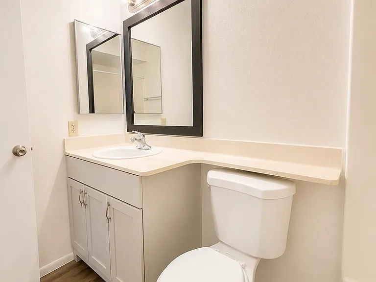 1818 W Portobello Ave — Photo 15