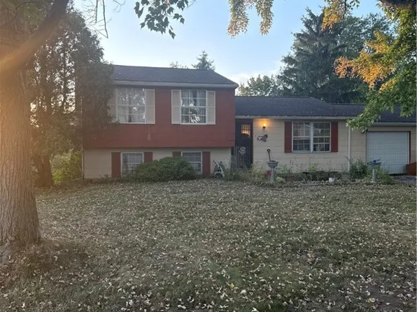 7 Baylor Cir, Rochester, NY 14624