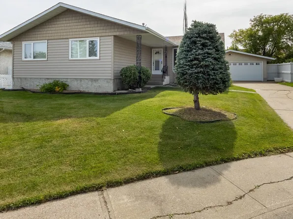 3421 135a Ave NW, Edmonton, AB T5A 2V8