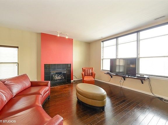2nd image of 2501 W Grenshaw St Unit 3W