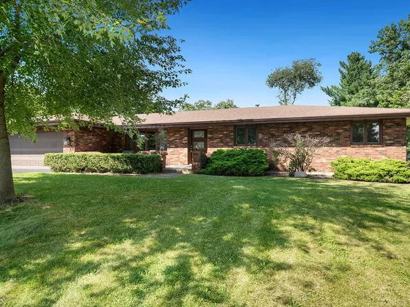 6012 Abington Dr, Rockford, IL 61109