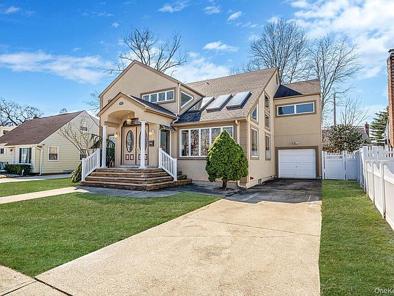 2nd image of 1027 Windermere Road