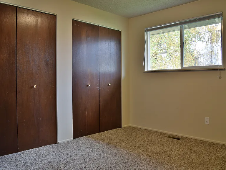 Newton Street Duplexes — Photo 9