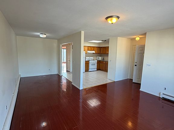 4th image of 375 Bradley Ave #C