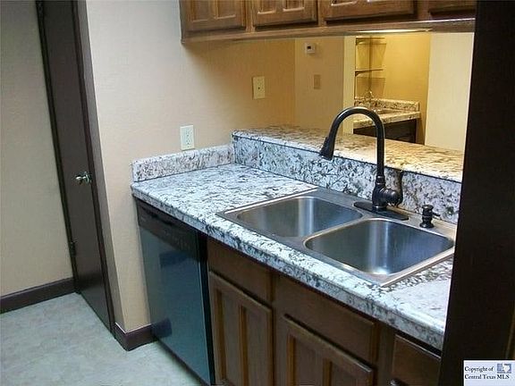 3rd image of 1202-707 Thorpe Ln