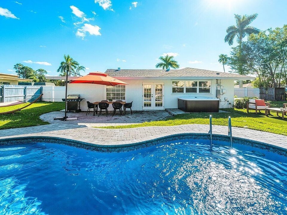 1st image of 4751 Pineaire Lane