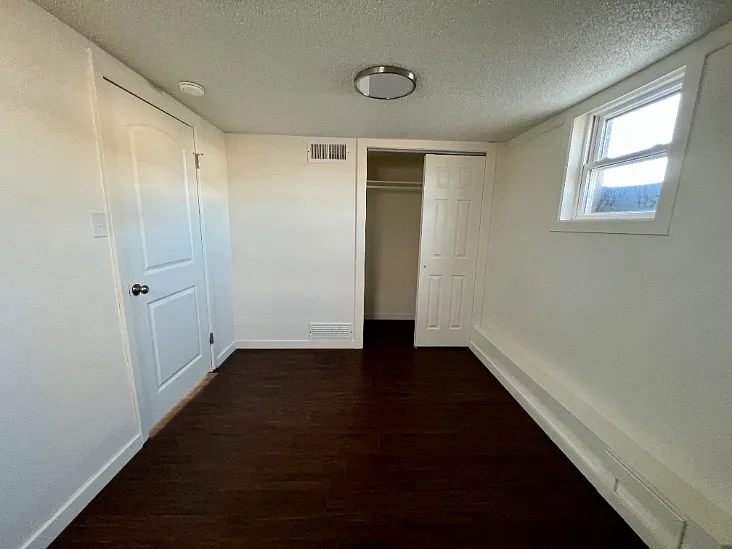 621 Evans Ave — Photo 11