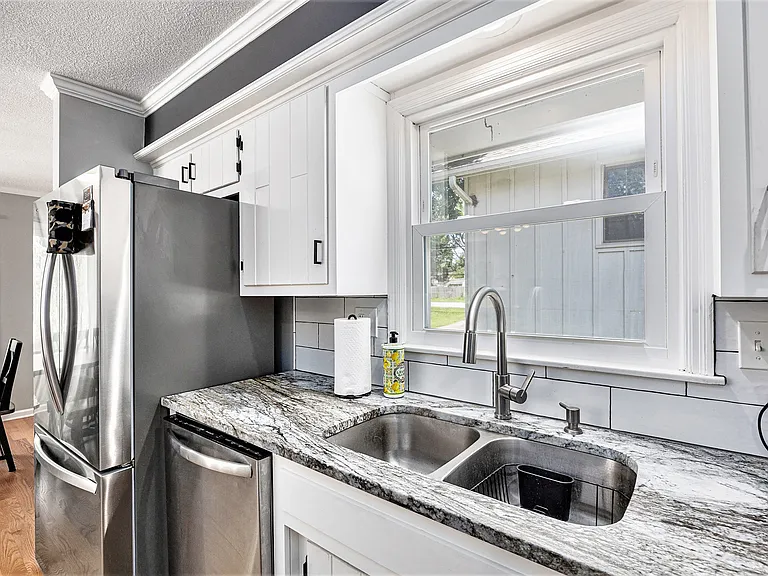 6704 Lakeshore Dr — Photo 14