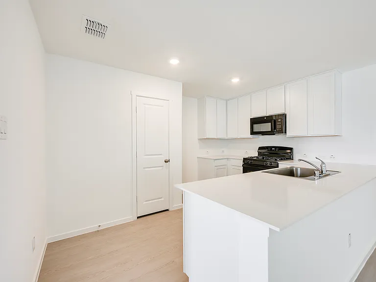 4945 Draper Ridge Dr — Photo 6