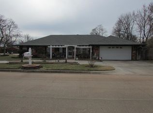 4209 Pin Oak Ave, Enid, OK 73703