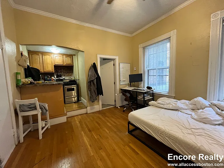 48 Hereford St #2A — Photo 5
