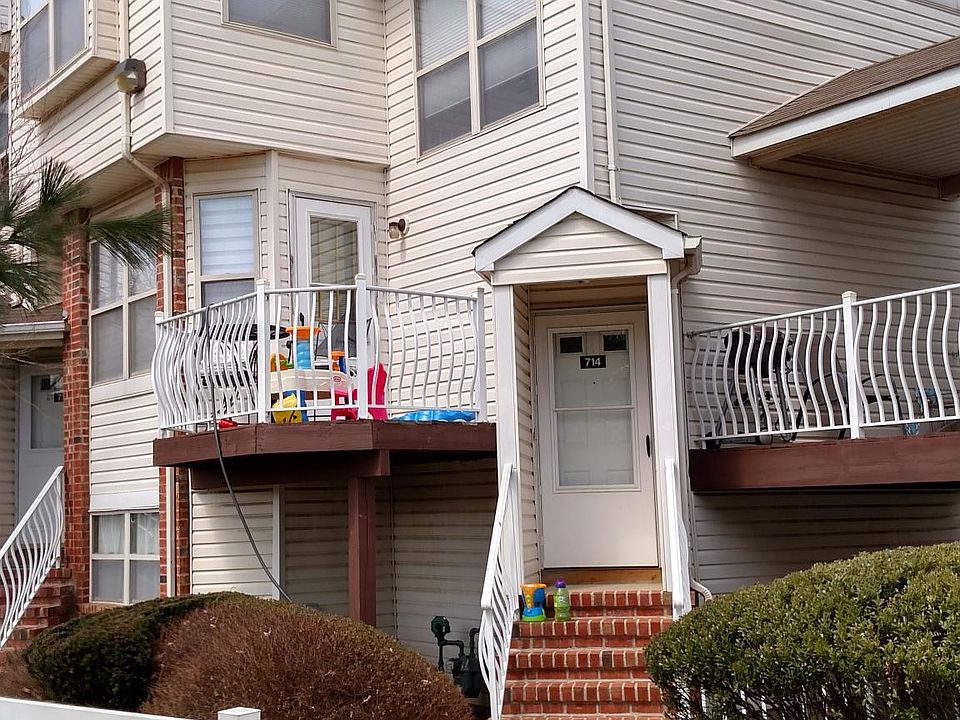 Private Front Entry