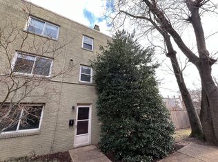 321 12th St NE Side 5, Washington, DC 20002