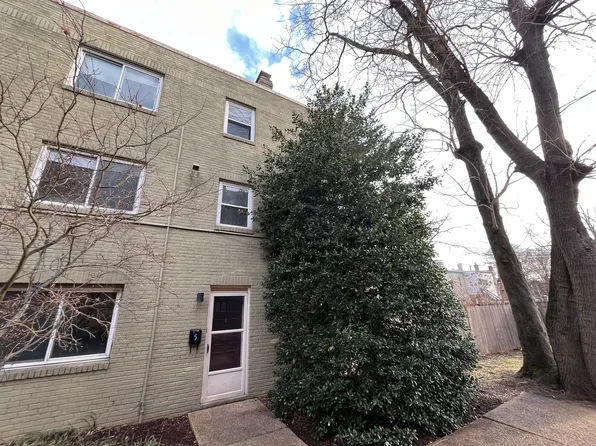 321 12th St NE Side 5, Washington, DC 20002