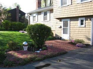 8 Blue Spruce St, Middletown, CT 06457