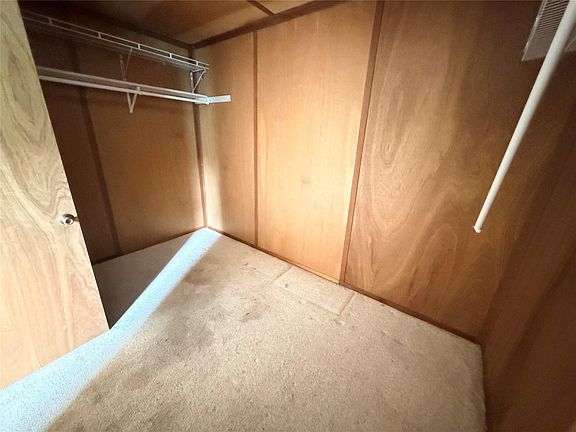 4th image of 2110 Flynn Dr