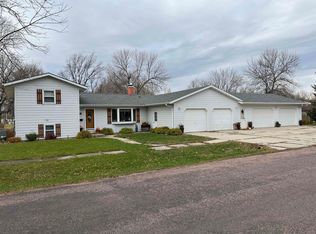 130 N Janda Ave, Tabor, SD 57063