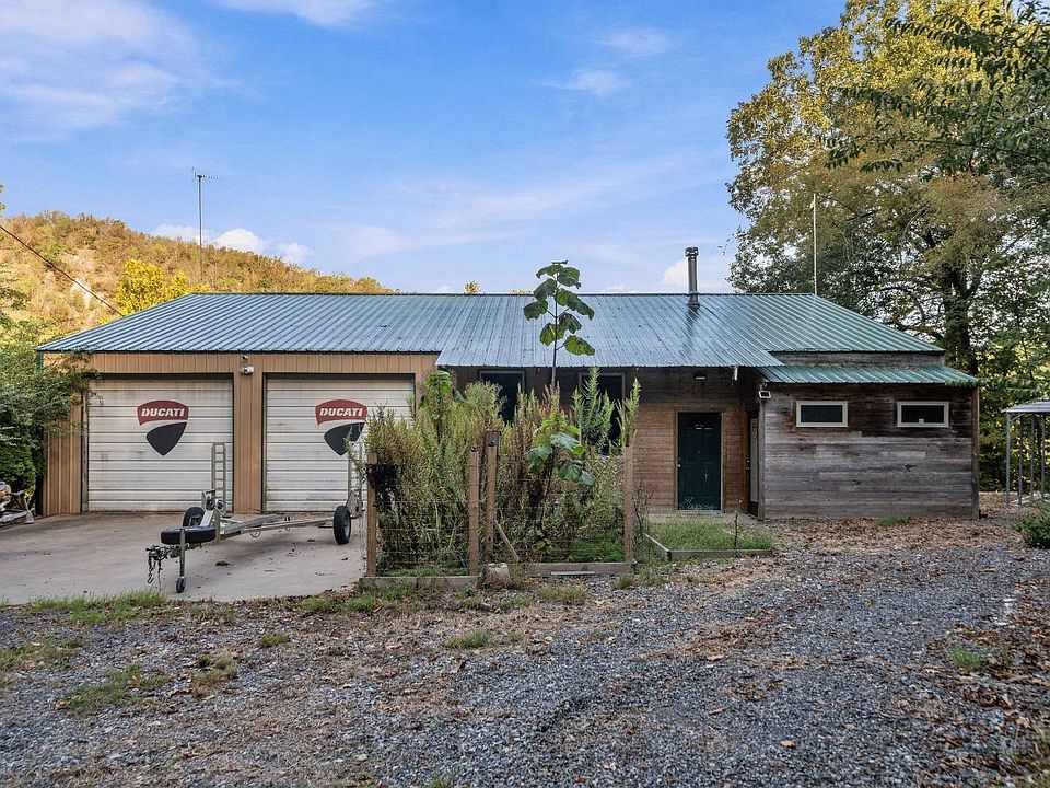 40th image of 296 Riverpark Dr