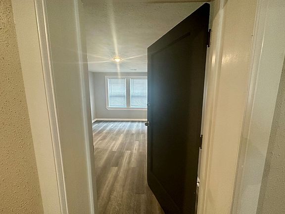 2nd image of 3330 N Meridian St APT 204
