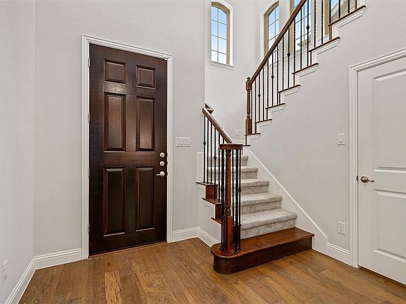 3rd image of 2460 Cathedral Dr