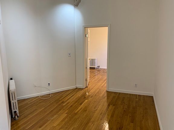 4th image of 100 W 87th St APT 3E