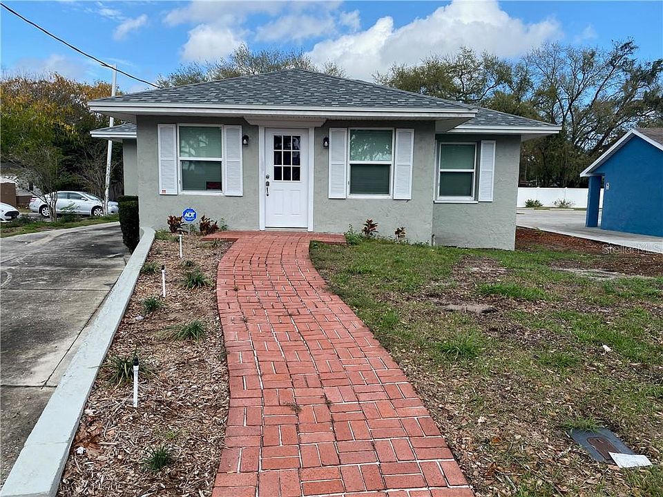 1st image of 129 Avenue K SE