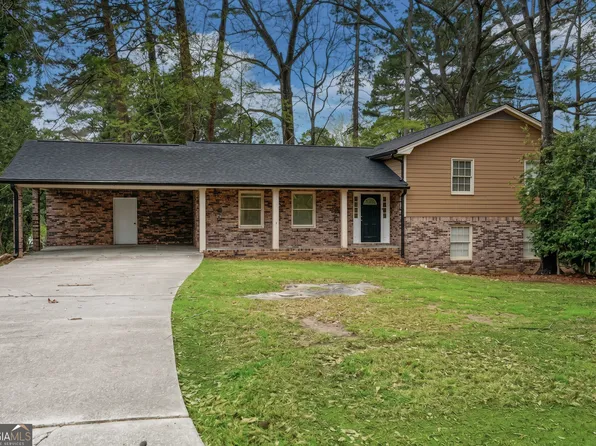 1481 Smokehouse Ln, Stone Mountain, GA 30088