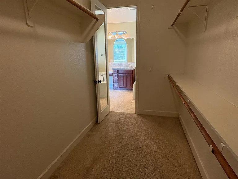 1105 N Perry Ave — Photo 35