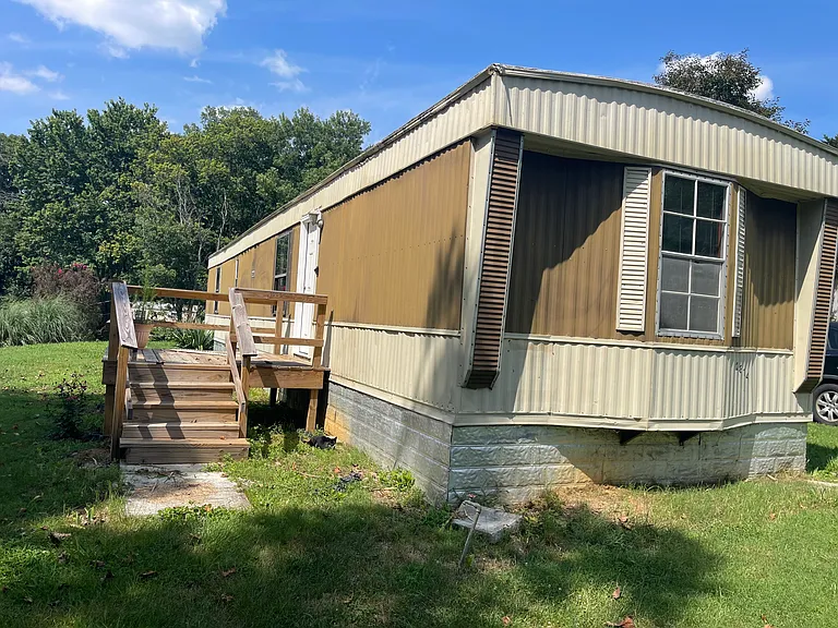 2814 Parkview Ct — Photo 1