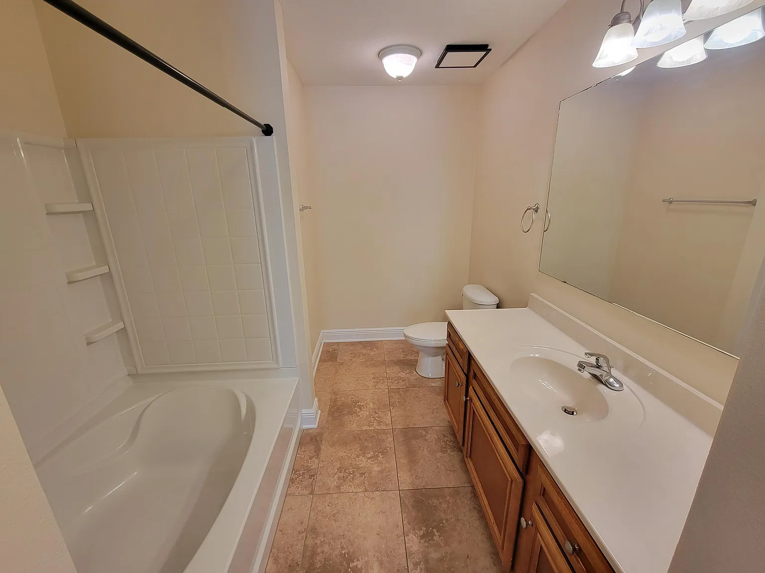 3 bed, 1490 sqft, $1,825 — Photo 2