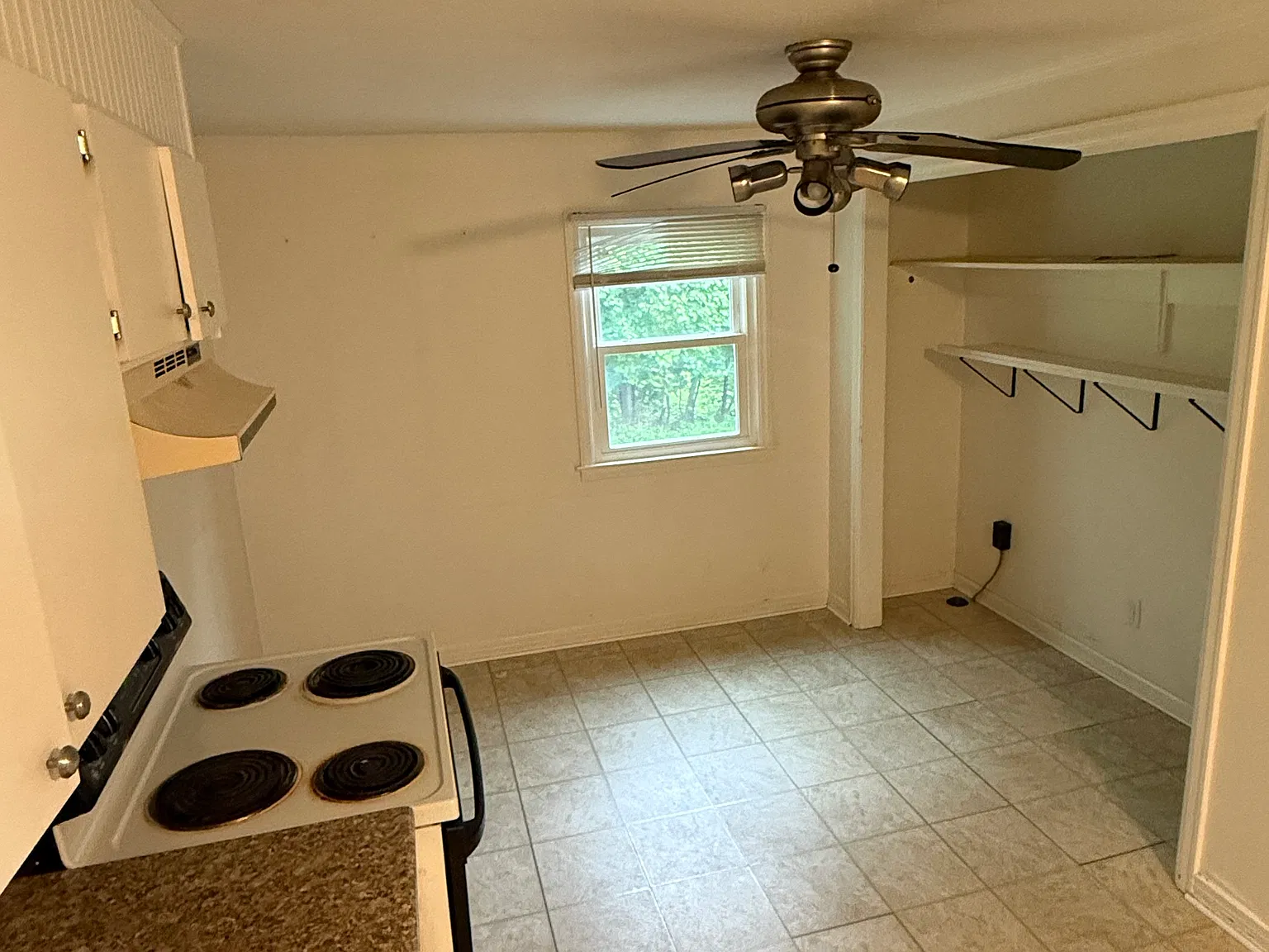 2 bed, 1200 sqft, $2,200 — Photo 4