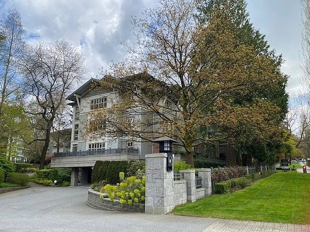 4750 Arbutus St #316 — Photo 5