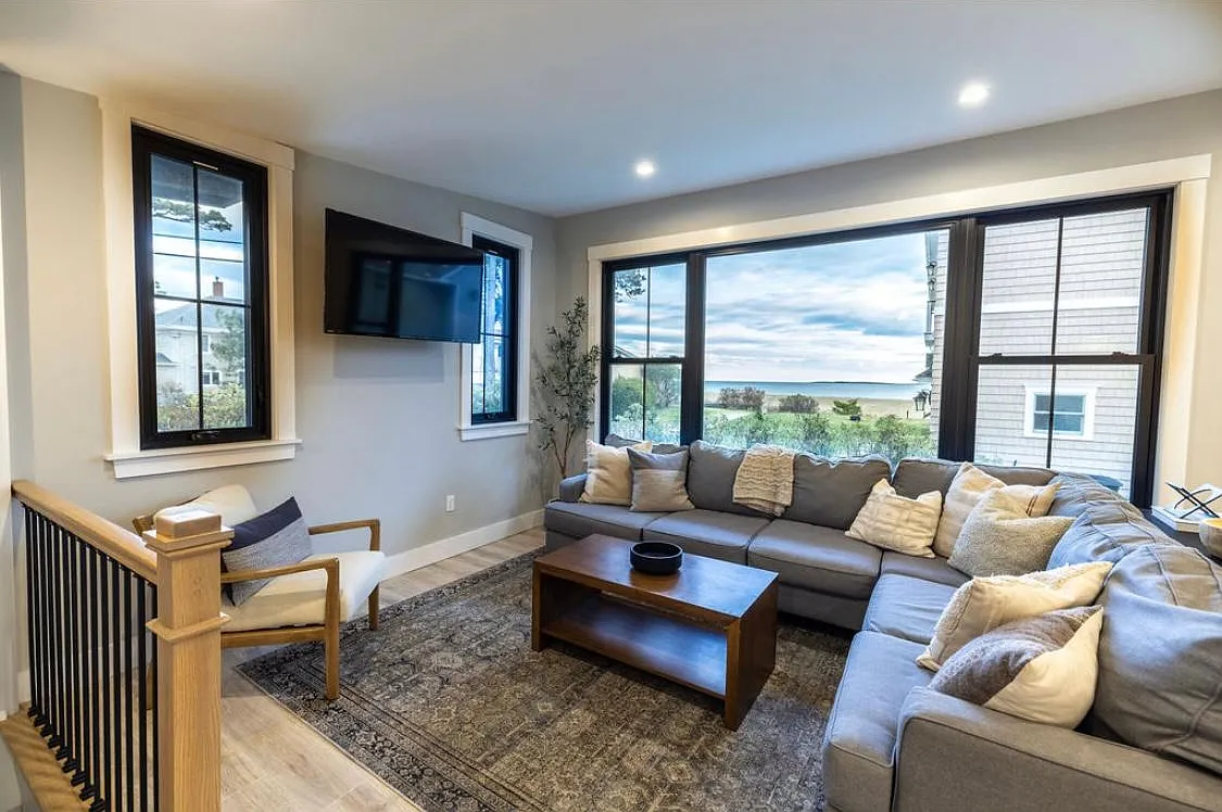 3 bed, 2200 sqft, $5,000 — Photo 1