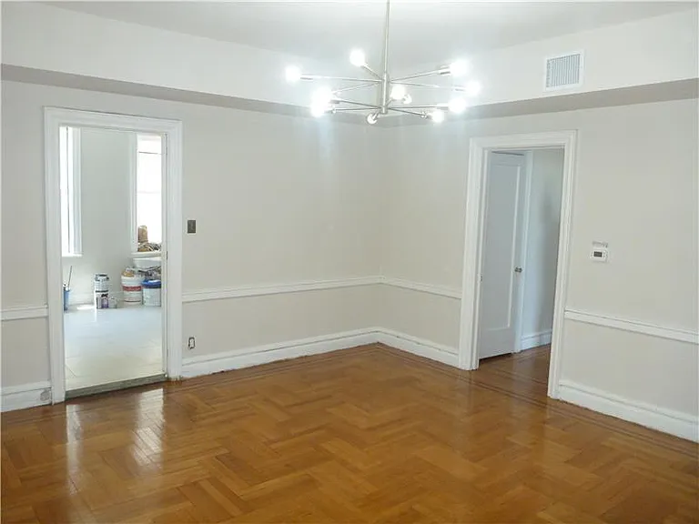 15 Vernon Ave #2 — Photo 3