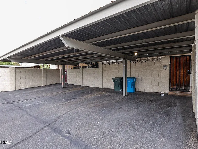 1803 W Maryland Ave — Photo 45
