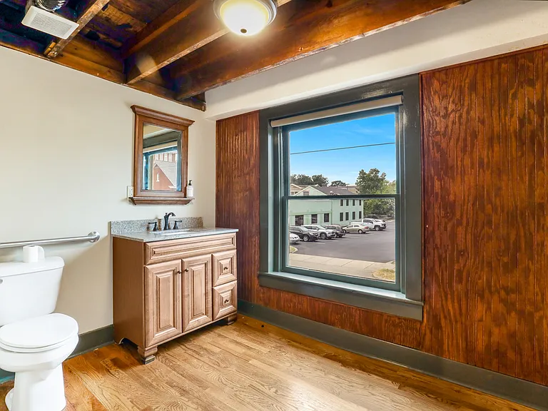 594 Locust Street125 West 6th Ave — Photo 15