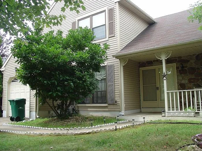 2517 New Market Sq N photo 1