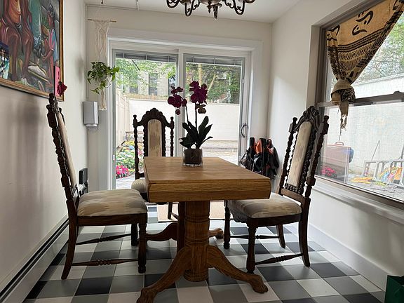 5th image of 864 Lafayette Ave #1