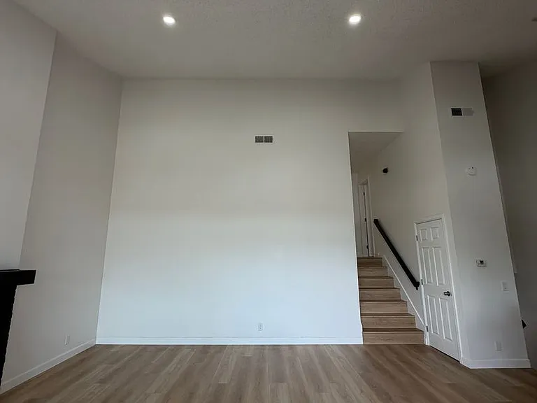 1088 San Gabriel Blvd — Photo 4