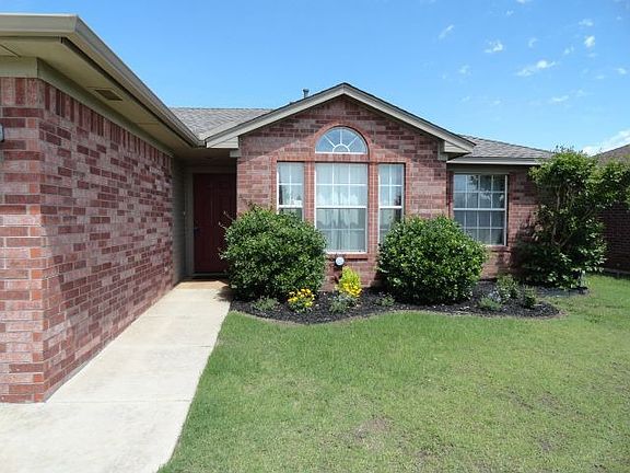 3rd image of 913 Kenwood Dr